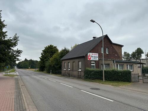 Foto - Sanierungsbedürftiges Einfamilienhaus mit 3000qm Baugrundstück