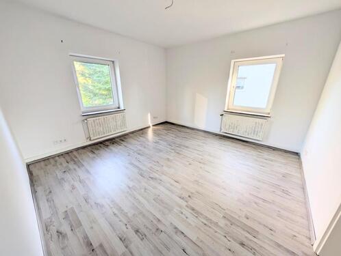 Foto - **Einziehen und wohlfühlen! +Laminat +weiße Wände +modernes Tageslichtbad +eigenes Gartenabteil**