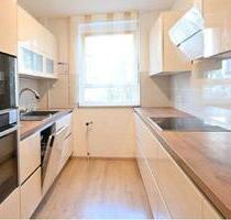 3 Zimmer EG Wohnung mit Hobbyraum, Stellplatz, EBK und Balkon - Waldkirch