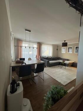 Foto - Offen gestaltete 3-Zimmer Wohnung mit 120qm großer Terrasse