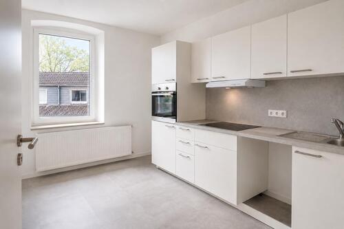 Foto - Kernsanierte 3-Zimmer DG-Wohnung mit EBK in Styrum
