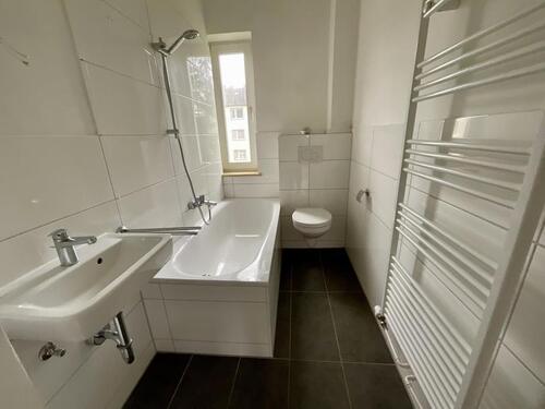 Foto - Gemütliche 3-Zimmer Wohnung mit Badewanne in Wilhelmshaven - Fedderwadergroden!