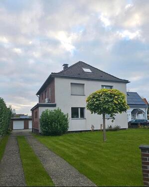 Foto - Freistehendes 2-Familienhaus plus ausgebauter Dachboden