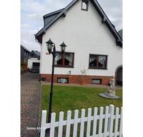 Einfamielienhaus zur Vermieten - 1.200,00&nbsp;EUR Kaltmiete, ca.&nbsp; 180,00&nbsp;m&sup2; in Leiningen (PLZ: 56291)