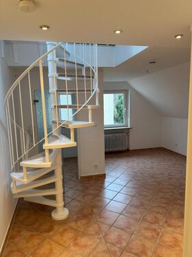 Foto - Lichtdurchflutete Maisonette mit Galerie, Kamin & Gartenblick