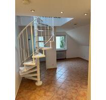 Lichtdurchflutete Maisonette mit Galerie, Kamin & Gartenblick - München Thalkirchen-Obersendling-Forstenried-Fürstenried-S