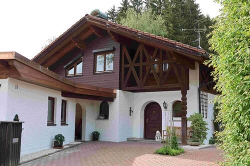 Foto - Exklusives Einfamilienhaus in sonniger Waldrandlage