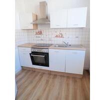 ** mit Küche ** 2 Zimmer Wohnung direkt am Markt in Werdau zu vermieten!
