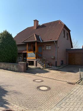Foto - Einfamilienhaus mit Krüppelwalmdach