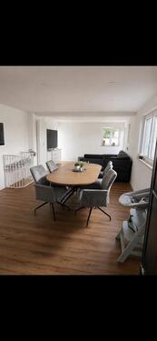 Foto - Moderne 4-Zimmer-Erdgeschosswohnung mit Garten & privater Zufahrt
