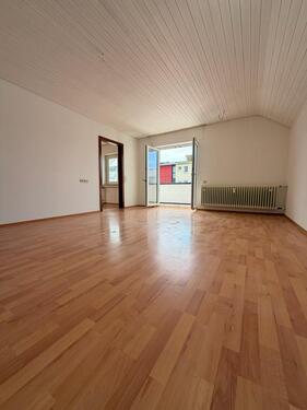 Foto - Schöne Dachgeschosswohnung mit Balkon und Garage in Donzdorf