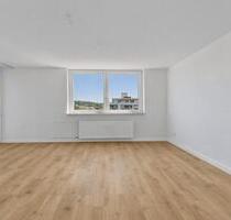 Großzügige, helle Familienwohnung mit Westbalkon und tolle Aussic - Böblingen