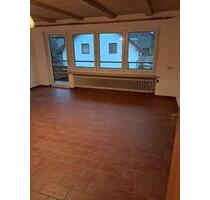 Helle freundliche Wohnung mit Einbauküche sofort verfügbar - Kranzberg