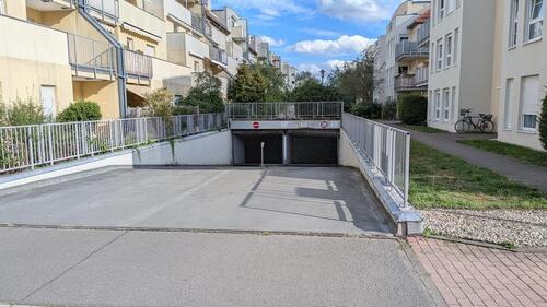 Foto - Tiefgaragenstellplatz - im Winter kein Kratzen - im Sommer in ein kühles Auto einsteigen