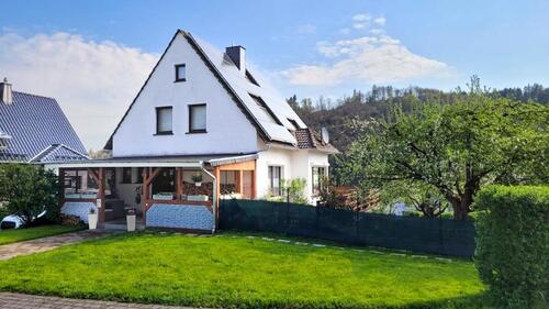 Foto - freistehendes, kernsaniertes Einfamilienhaus in der Eifel