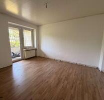 frisch renovierte 2 Zimmer Wohnung mit Balkon - Oberhausen