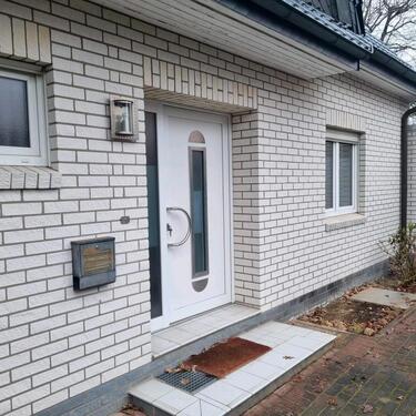 Foto - Doppelhaushälfte mit Doppelgarage, Keller und Garten