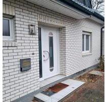 Doppelhaushälfte mit Doppelgarage, Keller und Garten - Delmenhorst Deichhorst