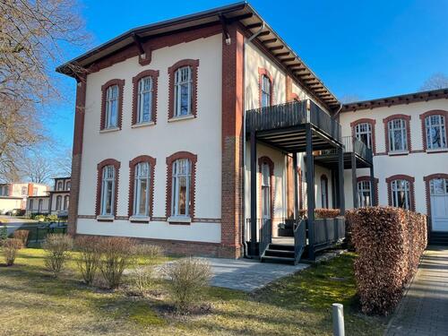 Foto - Kleine, ruhige und denkmalgeschützte 2 Zi Wohnung im Park