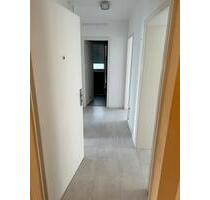 3 Zimmer wohnung mit Balkon und EBK in Ilvesheim - Mannheim Hochstätt