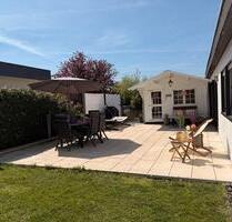 Bungalow zentral in Wiehl: Vollmöbliert, Sauna, provisionsfrei