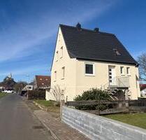Saniertes Einfamilienhaus mit Garten & Balkon in Felsberg