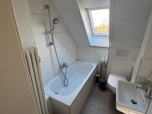 Foto - 3 Zimmer Dachgeschoßwohnung zur Miete in Ronnenberg