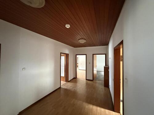 Foto - Lichtdurchfluteter Wohntraum: 4,5 Zimmer mit zwei Balkonen! [HMR-O70E03] [HMR-O70E03]