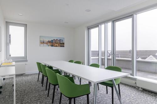 Foto - Privater Büroraum für 4 Person in Regus Darmstaedter Landstrasse