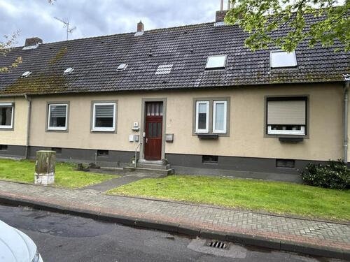 Foto - 2-Zimmer Wohnung mit Badewanne im 1.Obergeschoss in Fedderwadergroden!