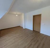 3 Raum DG Wohnung - 380,00&nbsp;EUR Kaltmiete, ca.&nbsp; 59,70&nbsp;m&sup2; in Groitzsch (PLZ: 04539)