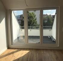 Moderne Neubau-Dachgeschosswohnung mit großer Loggia - Nürnberg Gärten bei Wöhrd