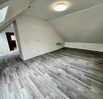 2-Zimmer-Dachgeschosswohnung mit offener Küche Coburg-Neuses