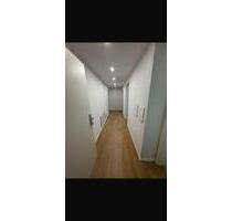 Helle, Kernsanierte 2-Zimmer Souterrainwohnung (Kellerwohnung) - Wernau (Neckar)