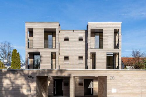 Foto - Architektur, Farbe und Licht: Neubau-Doppelhaushälfte mit hochklassigem Interior Design