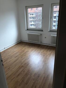 Foto - 3-Zimmer Wohnung mit EBK im OG - 528,00&nbsp;EUR Kaltmiete, ca.&nbsp; 62,00&nbsp;m&sup2;