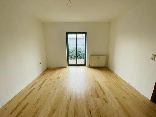 Foto - Lichtdurchflutete 2-Raum Wohnung mit Echtholzparkett und großem Balkon