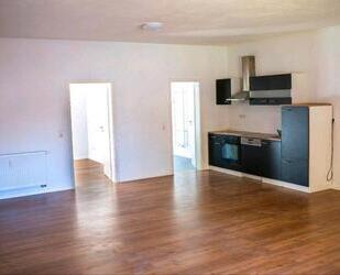 kernsanierte 2-Zimmer Wohnung mit moderner Einbauküche&Stellplatz - Selb