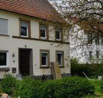 Alter Bauernhof mitten im Dorf und doch im Grünen und sehr ruhig. - Pfeffelbach