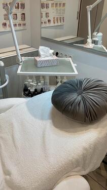 Foto - Stuhlmiete im Kosmetikstudio - 100,00 EUR Kaltmiete,