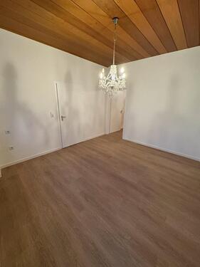 Foto - Sanierte 3-ZKB-Wohnung in zentraler Lage mit neuer Einbauküche