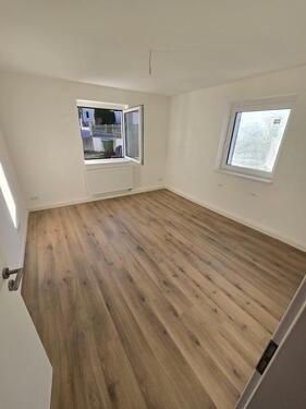 Foto - 3,5 Zimmer Wohnung kernsaniert mit Einbauküche und Garage