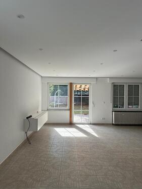 Foto - Einfamilienhaus mit Garten und Garage