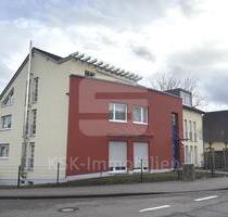 Exklusive Dachgeschosswohnung mit Parkett, Ankleide, Sonnenterrasse und Garage. - Alfter