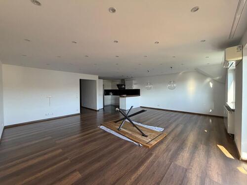 Foto - Großzügige 6-Zimmer- Maisonettenwohnung (ca. 150 qm)