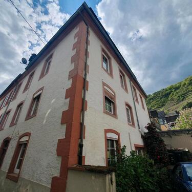 Foto - HISTORISCHES ZEHNTHAUS in St. Aldegund Mosel v. Privat ...