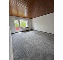 2-Zimmer-Wohnung mit Einbauküche, Balkon in guter Lage nur wenige Min. vom Bahnhof entfernt - Lentföhrden