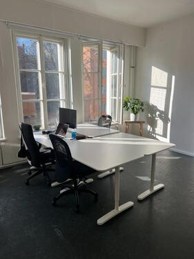 Foto - 2 Desks in Bright, Shared Office in Friedrichshain (co-working)