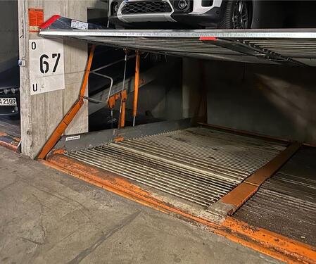 Foto - Tiefgaragenstellplatz - 110,00 EUR Miete,