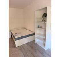 Erstbezug | Möbliertes WG-Zimmer in kernsanierter Wohnung – Düsseldorf Mörsenbroich